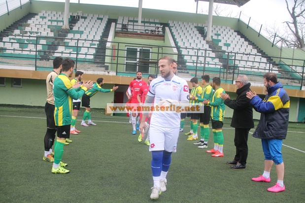 Şampiyon alkışlarla sahaya çıktı