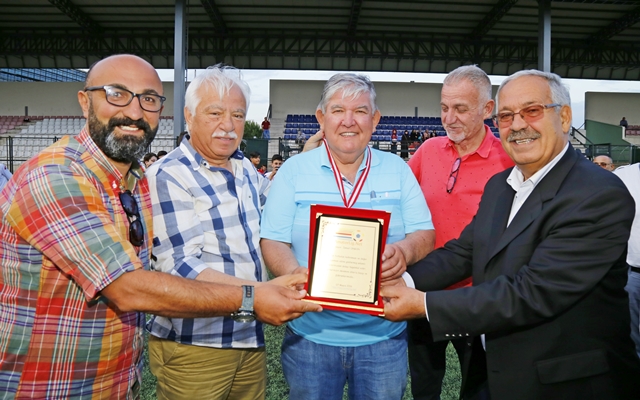 İsmail Ongün’e teşekkür plaketi