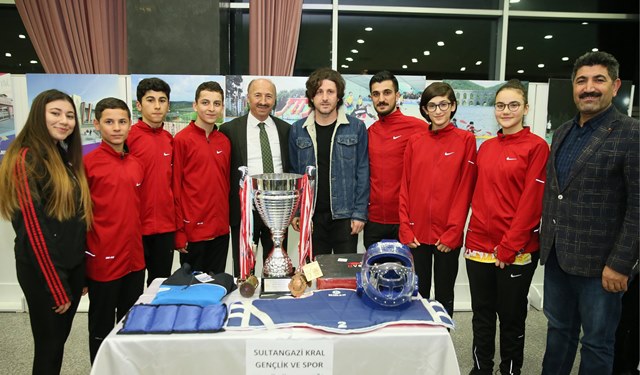 Sultangazi’da Amatör Kulüplere malzeme dağıtımı