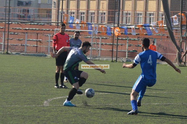 Karadolapspor beş golle kazandı