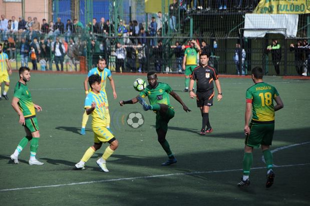 Ayazağaspor taraftarının önünde kazandı