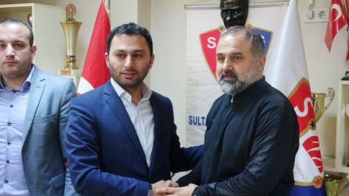 Sultangazispor’da teknik kadro görevi bıraktı