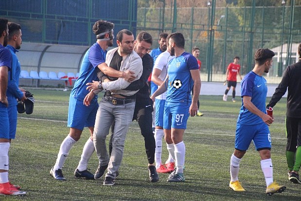 Yeşilköyspor 90+3’te verilen penaltıya tepkili