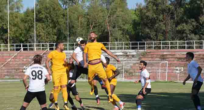 Aliağa 9 kişiyle maçı kazandı