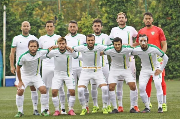 Altınova Belediyespor’un zirve takibi sürüyor