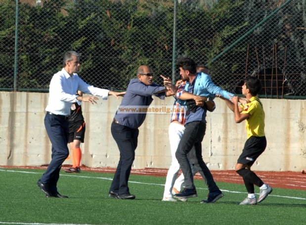 Kardeşine vurulunca sahaya indi!