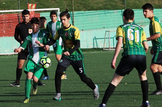 Derbinin galibi Çamlıkaltıspor oldu