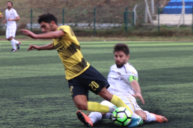 Çantaköyspor güçlü rakibine direnemedi