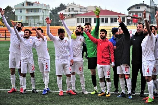 Çatalcaspor’da 11 futbolcu kadro dışı