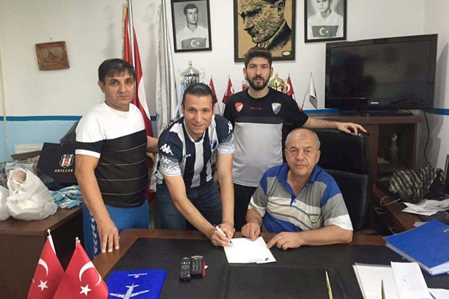 Telsizspor’da iki imza birden