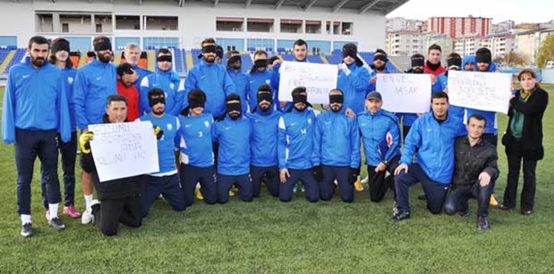 Dersimspor’dan gözleri bağlı antrenman