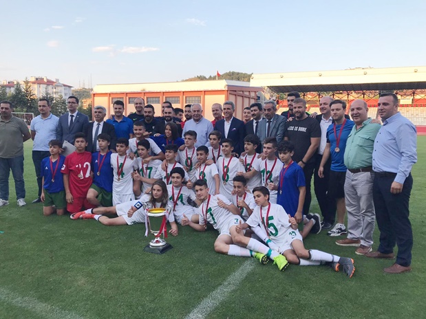 U14 Türkiye Şampiyonu Manisa Büyükşehir Belediyespor oldu