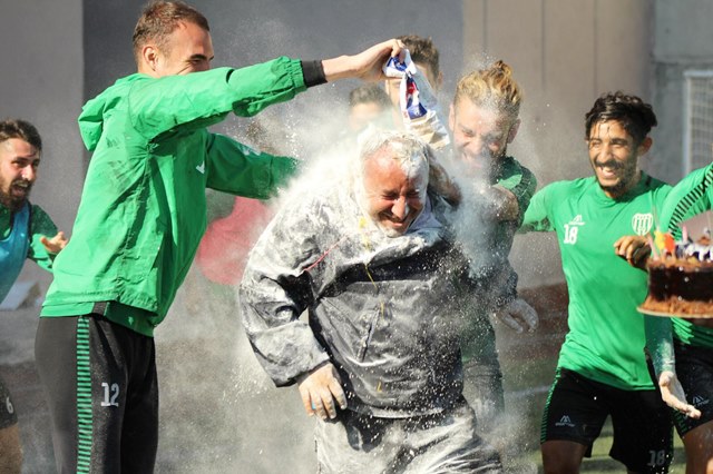 Vefalılar geleneği bozmadı