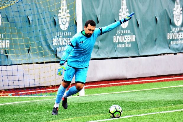 Emre Şanal imzayı attı