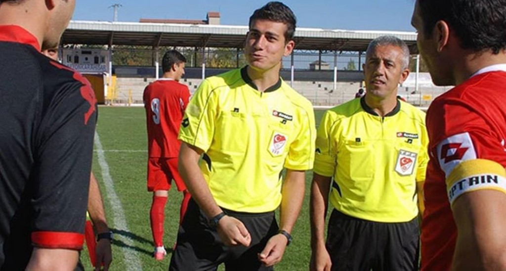 Hakem döven 3 futbolcuya 2 yıl 1’er ay hapis cezası