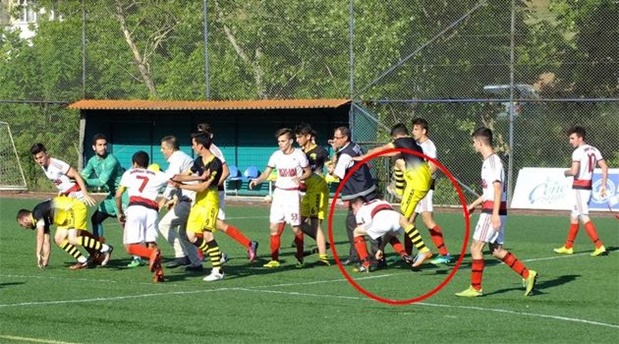 Çayırova’da tekmeler havada ucuştu