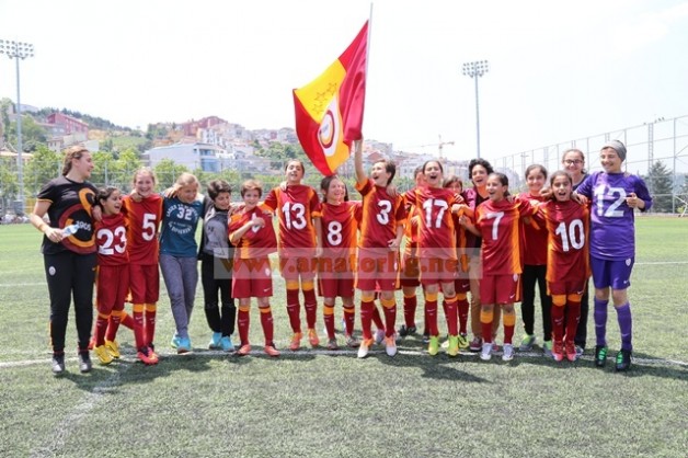 Galatasaray Kadın futbolundan çekiliyor