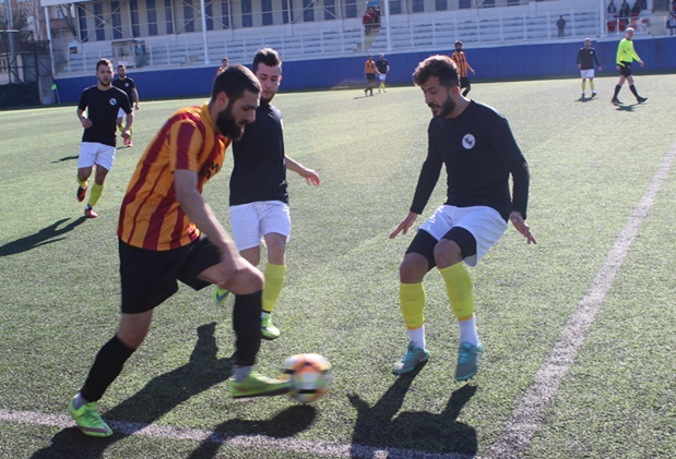 Zirvenin tek sahibi Sağmalcılarspor