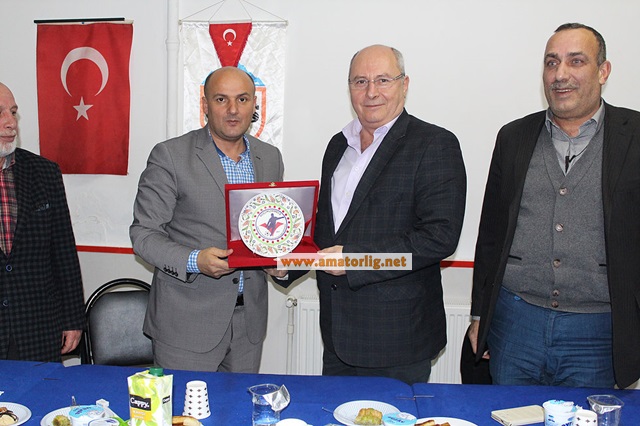 Başkan Gençtürk Özgençlikspor’u ziyaret etti