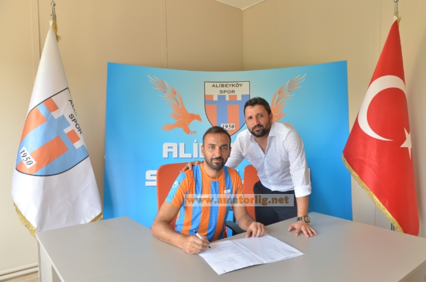 Hamdi Yılmaz Alibeyköyspor’da kaldı