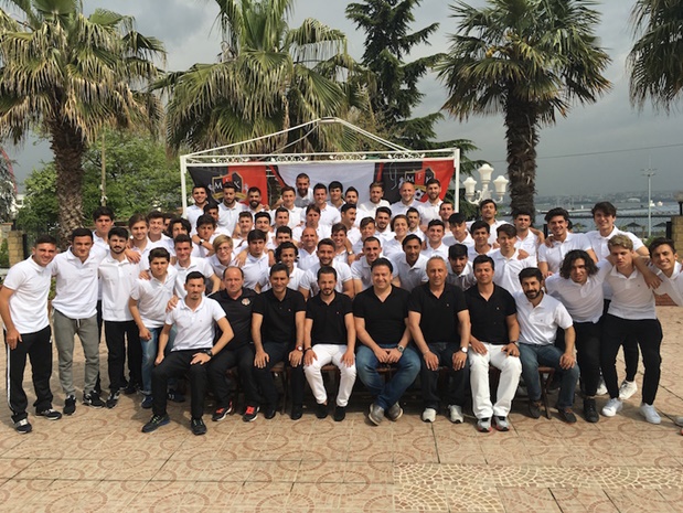 Modafen yemekte bir araya geldi