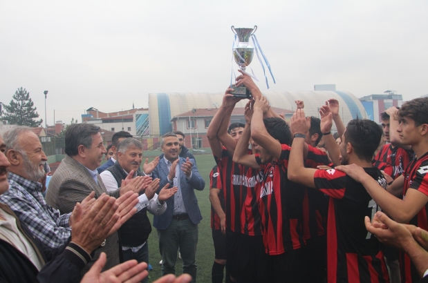 Doğugücüspor namağlup şampiyon oldu