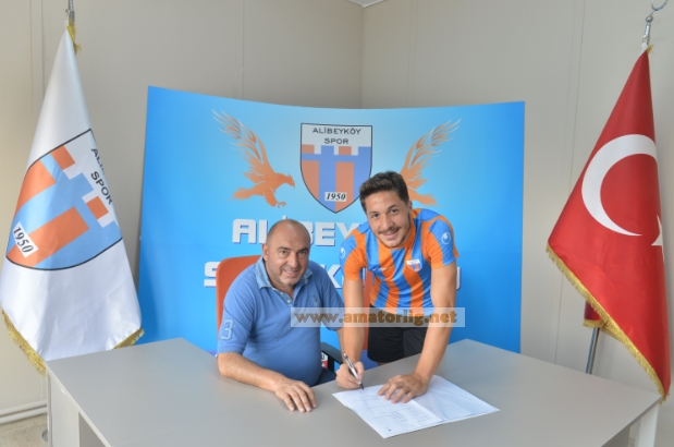 Genç sağ bek Alibeyköyspor’da kaldı