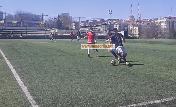 Sarıgöl Birlikspor ilk yarıda sonuca gitti