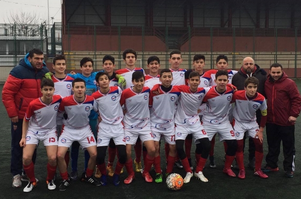 12 maçını da kazanan İstanbul Barışspor şampiyon oldu