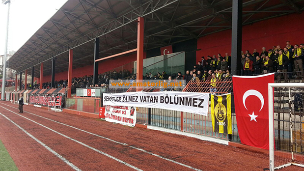istanbulspor-kulubu-beyoglu-yenicarsispor-taraftarlar