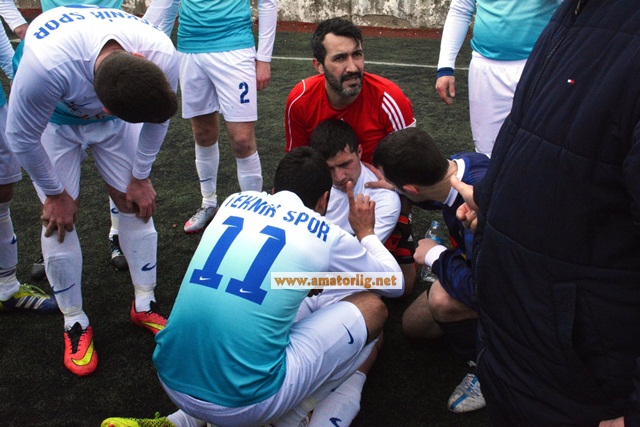 Bayılan futbolcu için 35 dakika ambulans beklendi