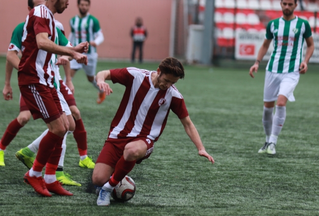 Kartalspor sahasında İstasyonspor’u rahat geçti