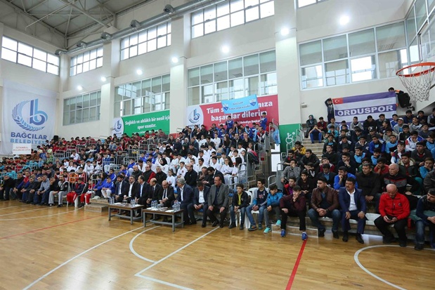 Bağcılar Belediyesinden amatör kulüplere yardım