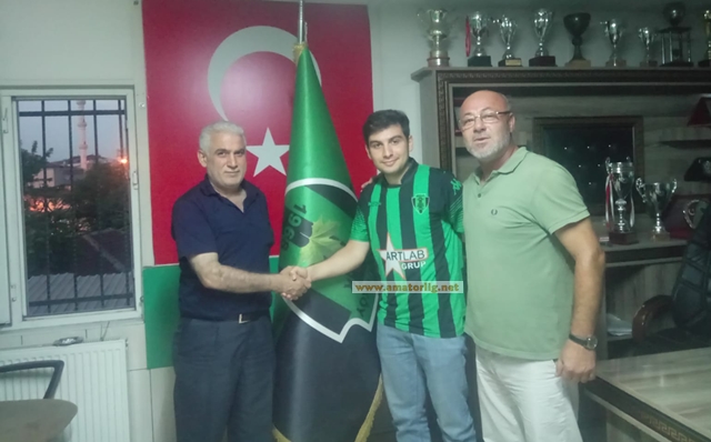 Mahmut Veli takımında kaldı