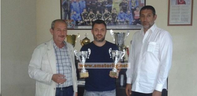 Mahmut Şevket Paşa kupalarını aldı