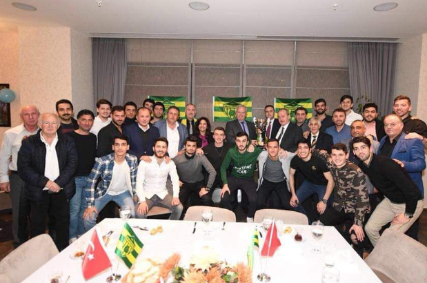 Mecidiyeköyspor kutlama yaptı