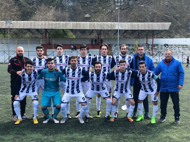 Öz Alibeyköyspor 10 kişi ile sonuca gitti