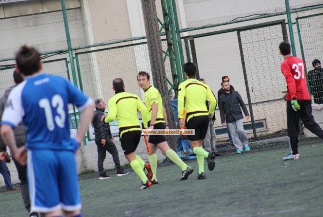 Hakeme kafa atan futbolcunun cezası belli oldu