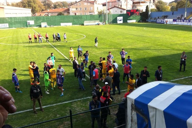 Başkan montunu atarak stattan ayrılmak istedi!