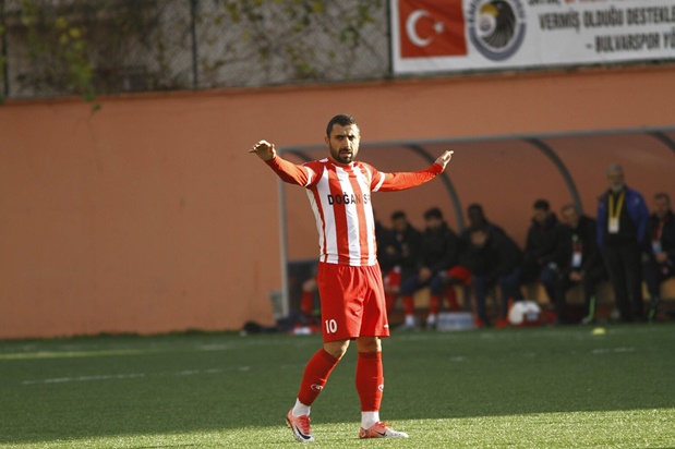 Sedat Geçer de Bulvarspor’dan ayrıldı