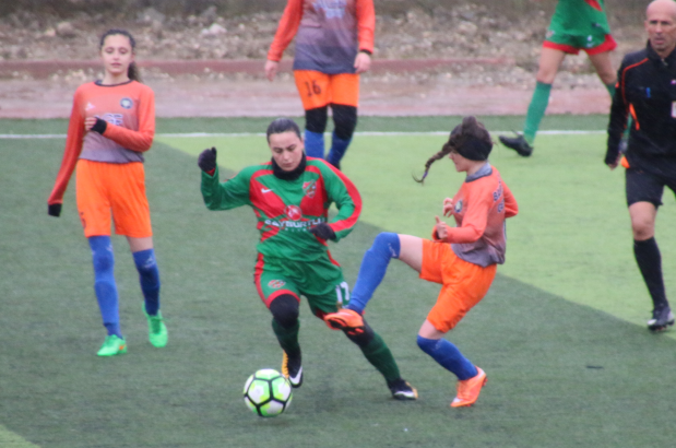 Silivri Alibeysporlu kızlar 8’de 8 yaptı