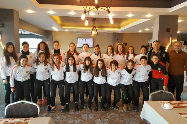 Öğretmenevinden Alibeyli bayanlara kahvaltı