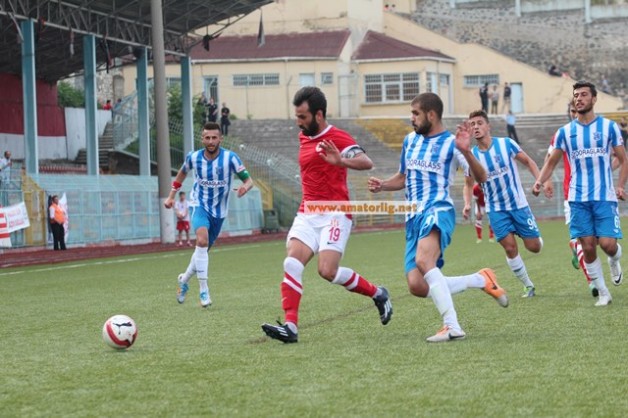 Feriköy Tayfun Çakal ile anlaştı