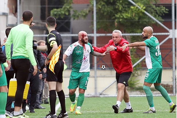 Aynı sahada idman yaparak maça hazırlandılar