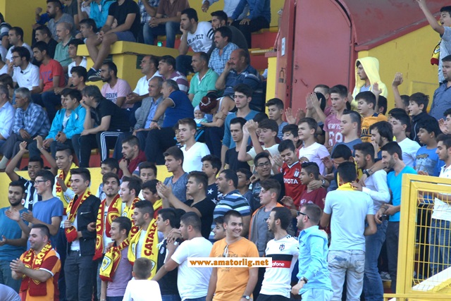 Çatalcaspor taraftarı geriye döndü