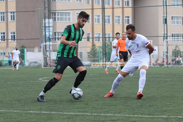 Küçükköyspor’un golcü oyuncusuyla yolları ayrıldı